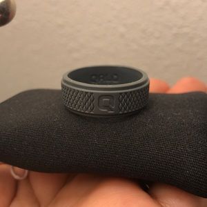 Men’s Qalo Silicone Ring